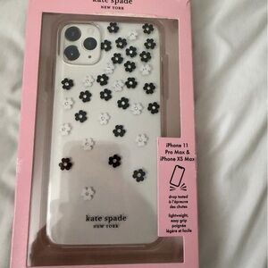 Kate Spade Black and White Floral Phone Case
I Phone 11 Promax